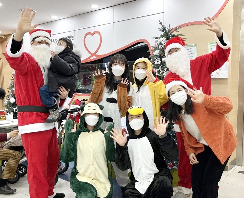 HK이노엔, 어린이 환아 위해 ‘몰래 온 산타’로 활약