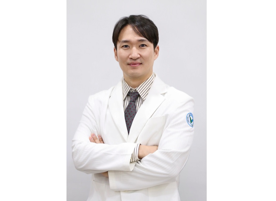 다보스병원, ‘척추 양방향 내시경 전문가’ 여운탁 교수 초빙